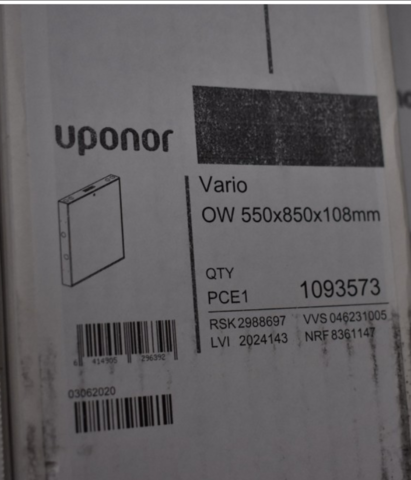 919099-4 Komplett Uponor Vario fördelarskåp 550x850x108 mm för vattenburen golvvärme