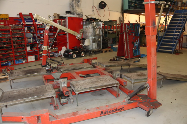 919155-4 Straight bench Autorobot, 2 tons lifting capacity