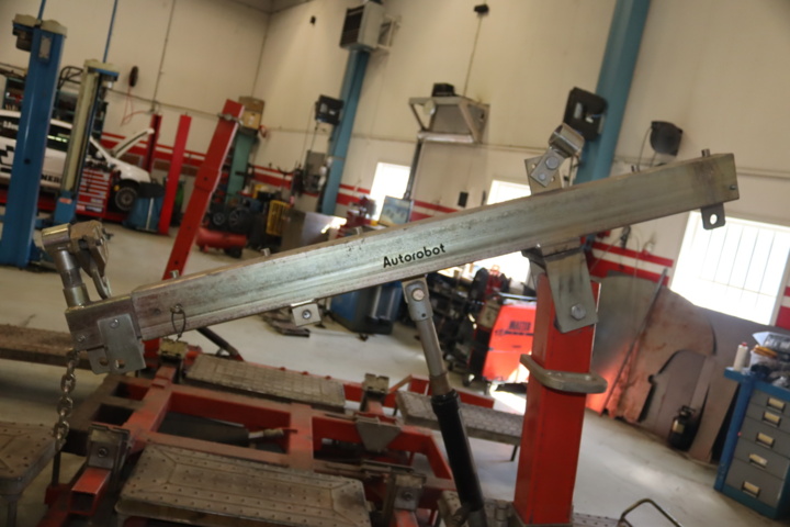 919155-9 Straight bench Autorobot, 2 tons lifting capacity