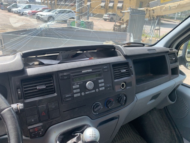 908195-26 Ford Transit T350 Chassis Cab 2.2 TDCi - 2012