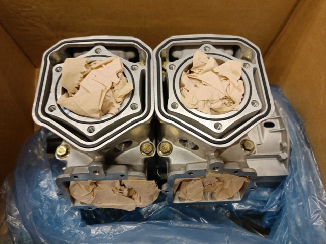 887518-2 New Rotax snowmobile engine