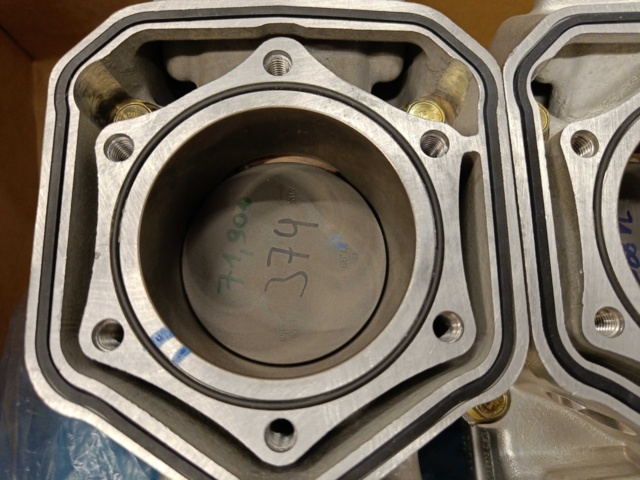 887518-5 New Rotax snowmobile engine