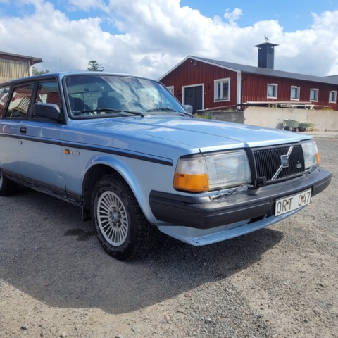 824732-2 Volvo 245 2.3 - 1989