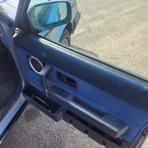 824732-22 Volvo 245 2.3 - 1989