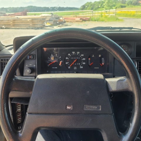 824732-26 Volvo 245 2.3 - 1989