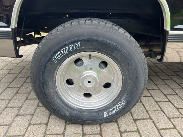 895668-13 Chevrolet Silverado K1500 Single Cab 5.7 V8 4WD - 1997