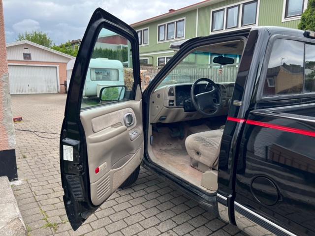 895668-28 Chevrolet Silverado K1500 Single Cab 5.7 V8 4WD - 1997