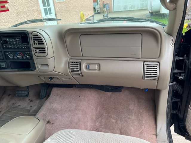 895668-40 Chevrolet Silverado K1500 Single Cab 5.7 V8 4WD - 1997