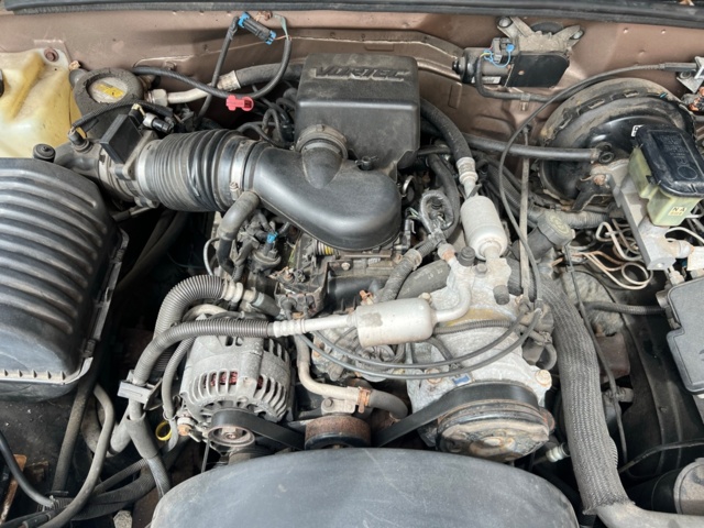 895668-46 Chevrolet Silverado K1500 Single Cab 5.7 V8 4WD - 1997