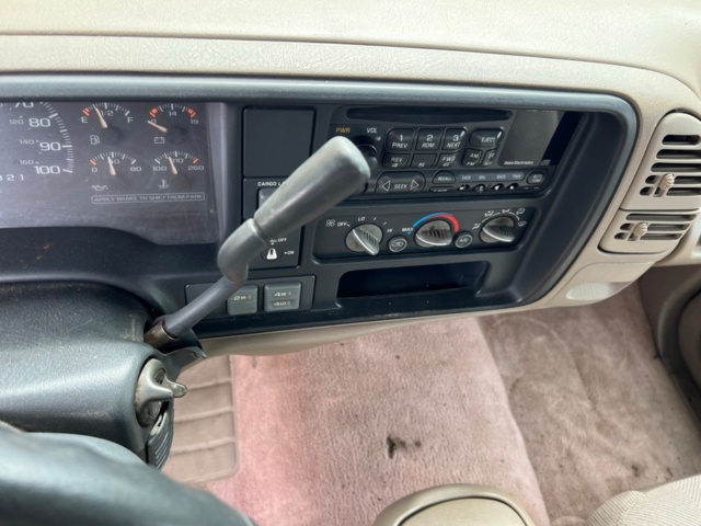 895668-49 Chevrolet Silverado K1500 Single Cab 5.7 V8 4WD - 1997