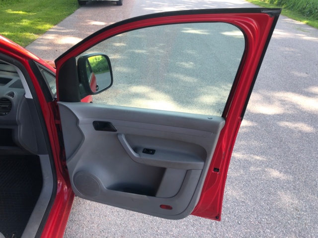 919903-17 Volkswagen Caddy 1.9 TDI - 2010