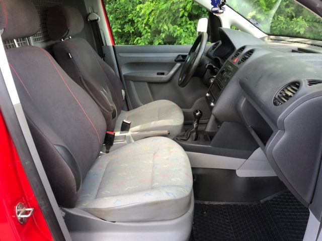 919903-18 Volkswagen Caddy 1.9 TDI - 2010