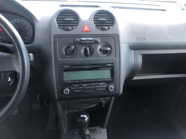 919903-11 Volkswagen Caddy 1.9 TDI - 2010