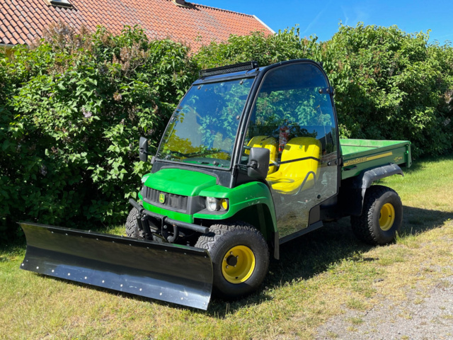 886760-1 John Deere Gator HPX 4x4 diesel with plow & K-trolley