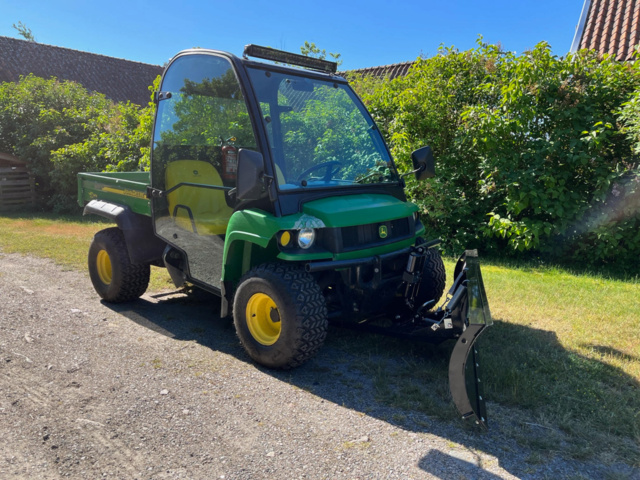 886760-3 John Deere Gator HPX 4x4 diesel with plow & K-trolley