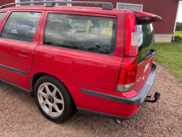 895672-2 Volvo V70 2.4T - 2000