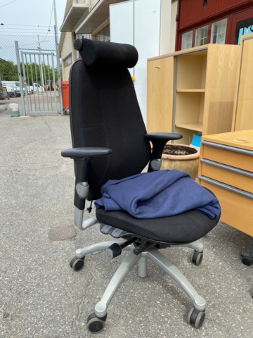 919446-7 Wooden cabinets Martela, office furniture