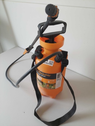 882403-2 Pressure sprayer Fiskars