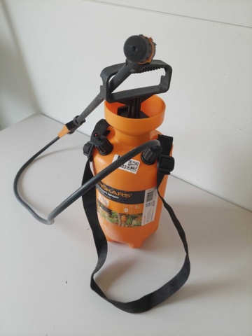 882403-3 Pressure sprayer Fiskars