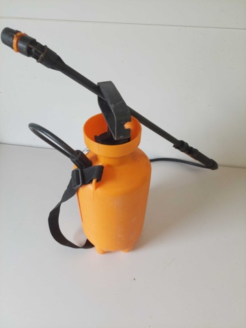 882403-4 Pressure sprayer Fiskars