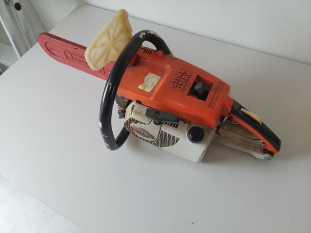 882407-2 Chainsaw Stihl 031AV