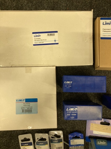 919804-3 Bokstavsstansar, bladmått och flatvinklar m.m Limit