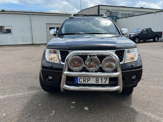 895674-8 Nissan Navara Double Cab 2.5 dCi 4x4 - 2008
