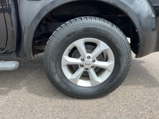 895674-11 Nissan Navara Double Cab 2.5 dCi 4x4 - 2008