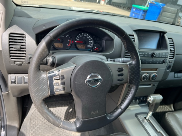 895674-30 Nissan Navara Double Cab 2.5 dCi 4x4 - 2008