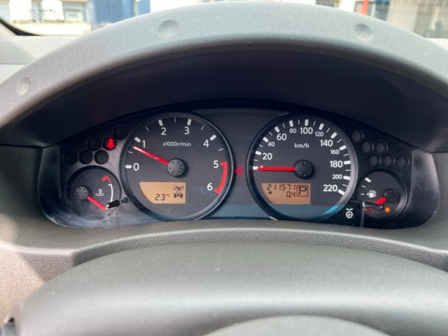 895674-31 Nissan Navara Double Cab 2.5 dCi 4x4 - 2008