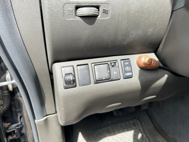 895674-32 Nissan Navara Double Cab 2.5 dCi 4x4 - 2008