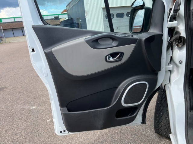 895679-23 Renault Trafic Van 2.7h 1.6 dCi - 2016