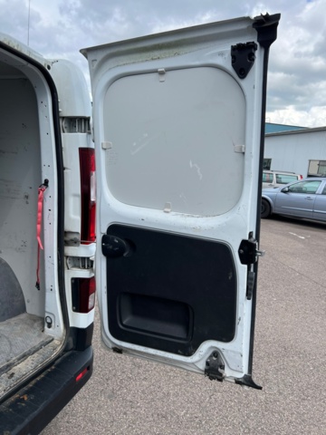 895679-39 Renault Trafic Van 2.7h 1.6 dCi - 2016