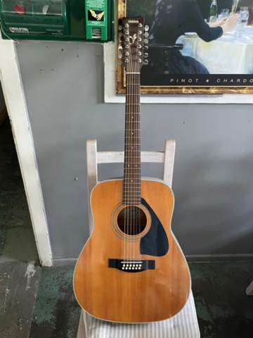 886160-1 Speakers, Amplifiers Yamaha STR-DE425 and Guitar 12-String Yamaha