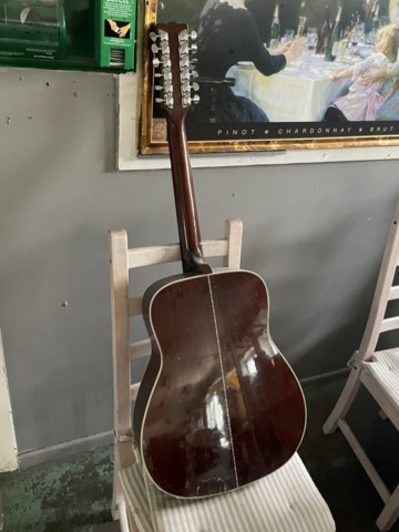 886160-4 Speakers, Amplifiers Yamaha STR-DE425 and Guitar 12-String Yamaha