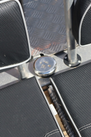 922247-27 Silver Eagle BRX with Mercury V8 Pro XS 250 Hp