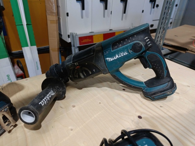 889130-2 Screwdriver and Makita Drill Hammer