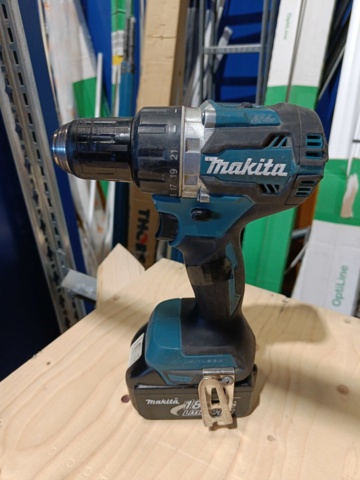 889130-6 Screwdriver and Makita Drill Hammer