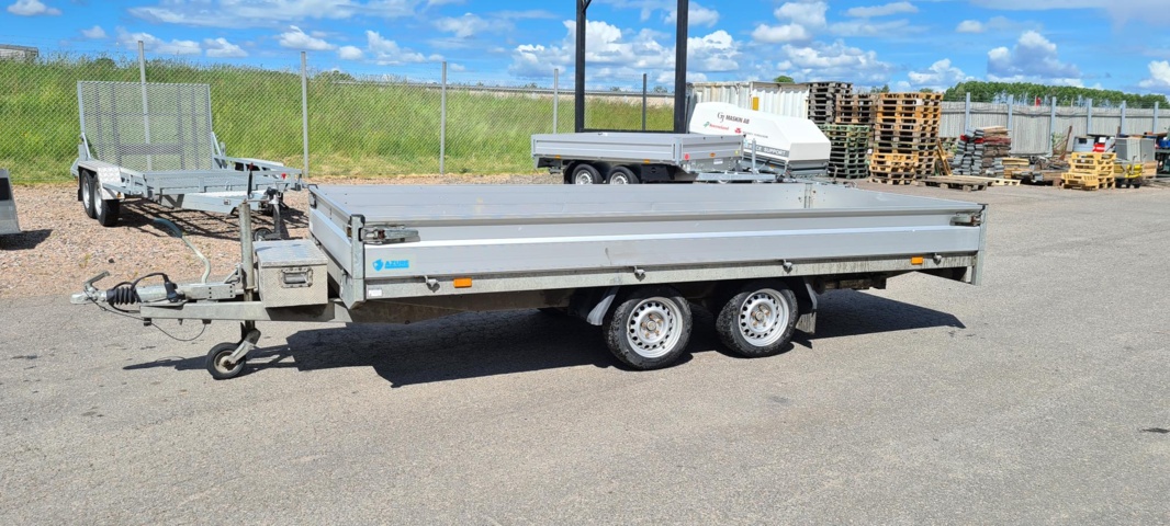 908956-1 Flatbed trailer Hapert with loading ramp Habert Azure H2