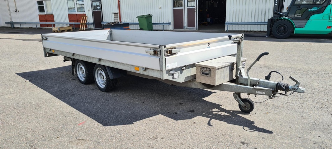 908956-3 Flatbed trailer Hapert with loading ramp Habert Azure H2