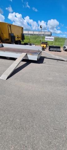 908956-9 Flatbed trailer Hapert with loading ramp Habert Azure H2