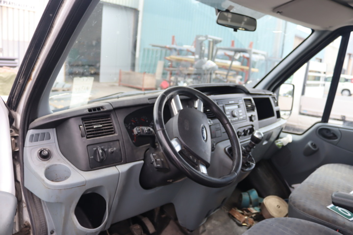 922611-28 Ford Transit T300 Chassi Cab 2.2 TDCi Manuell, 100hk, 2014