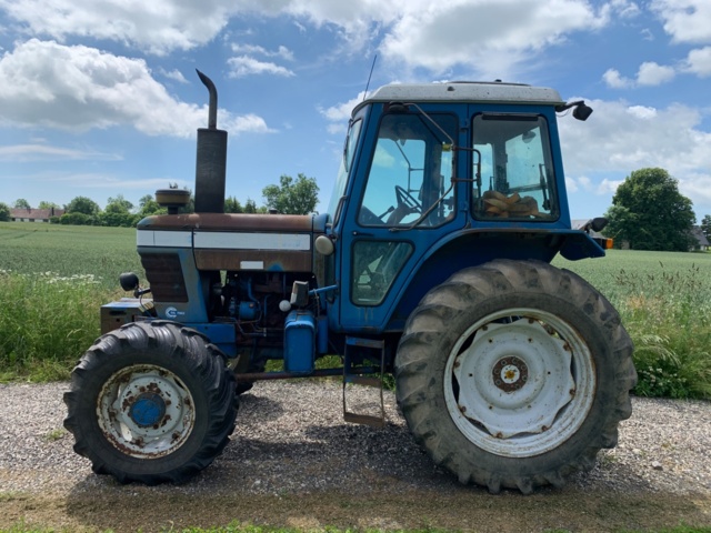 918695-4 Ford 7700 4WD - 1979