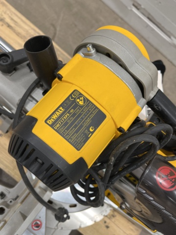 923776-2 Double alloy saw DeWalt DW717XPS-QS