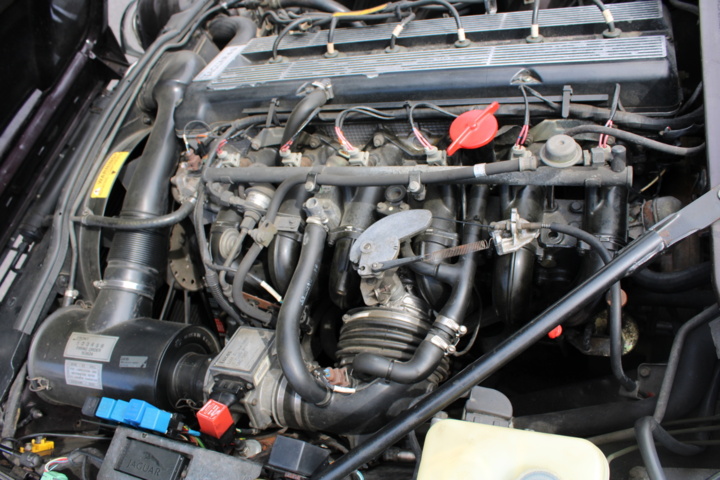 918701-17 Jaguar XJS 4.0 - 1992