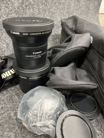 923997-4 Older digital camera Canon Powershot S3 + accessories