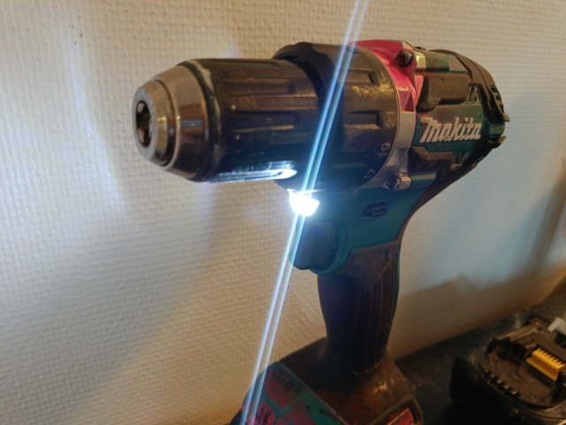 889156-7 Makita - Package