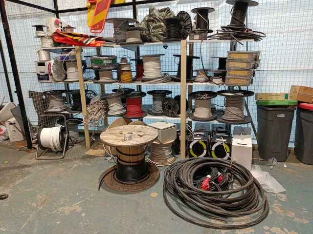 889158-1 Lot with Electric Cable