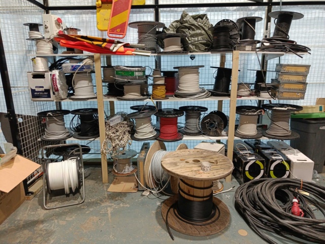 889158-2 Lot with Electric Cable