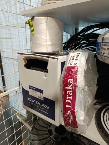 889158-4 Lot with Electric Cable